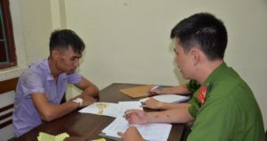 thủng bụng cảnh sát hình sự